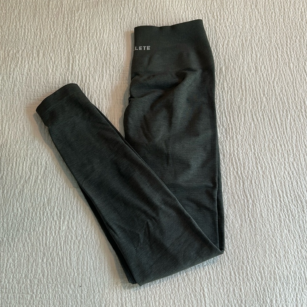 NWOT Alphalete Amplify Leggings Smoke size S